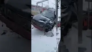 Баба спешила на электричку😂😂😂