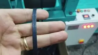 Shoelace waxing machine
