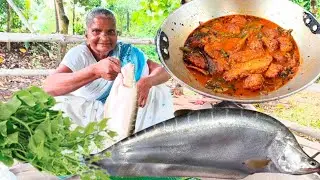 লাউয়ের ডাটা দিয়ে আগের দিনের মতো করে চিতল মাছ রান্না | Chital mach recipe. village food