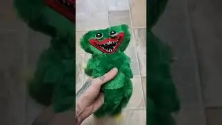 New Dark Green Huggy Wuggy Plushy!
