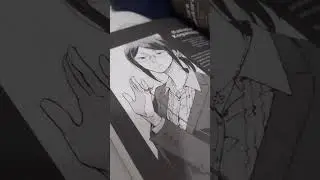 mostrando um manga de anime