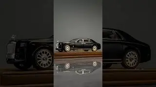 Rolls-Royce Phantom car model. Bring this display box. Do you like this atmosphere? 