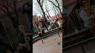 Трек польського гурту!Пишіть в коментарях назву гурту!