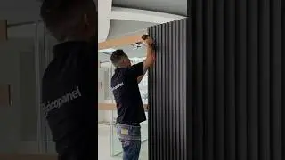 Madera wpc acanalada sobre vidrio. #arquitectura #decoracioninteriores #interiordesign