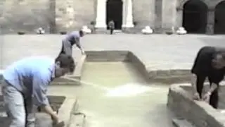Performance di Ugo Marano' al Maschio Angioino, 1997  Napoli