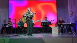 Девушка с веслом