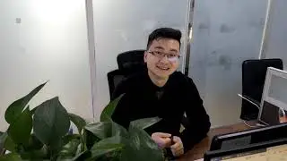 同事恶搞   Flirting with each other.
