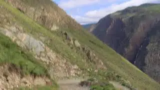 Спуск по перевалу Кату-Ярык в Горном Алтае