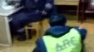Мент упал