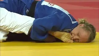 women judo newaza