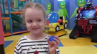 VLOG Едем в больницу к стоматологу и на детскую площадку. Пьем очень вкусный молочный коктейль