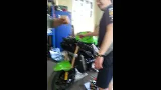 Kawasaki ZX-10R рычит