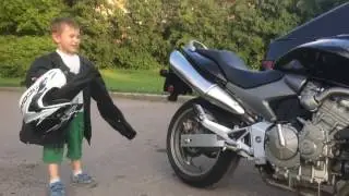 Хонда SB600. Это стоит посмотреть!!Первый обзор от  Романа!!Получилось не обычно и весело))))