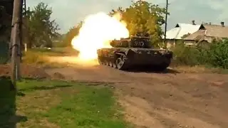 Марьинка: Танк ВСН ведет огонь