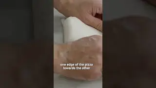 Pizza Fritta nei vicoli di Napoli con Gino Sorbillo
