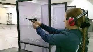 RUSSIAN PRINCESS LEIA FIRING A BLASTER (MARGOLIN MCM .22 LR) [1080HD]