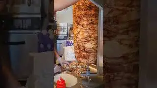 GEDE AMAAT.. Pesan Chicken Shawarma di KarakExpress Madinah