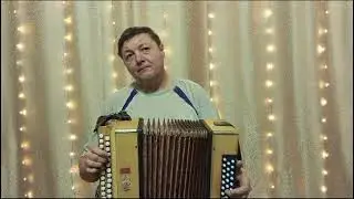 То не ветер ветку клонит.
