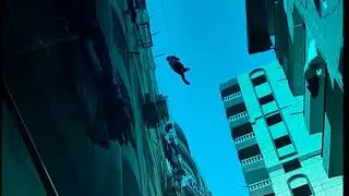 Hanging on the rope #onlyinegypt #safetyfirst فقط في مصر أسرع طريقة لحل المشاكل