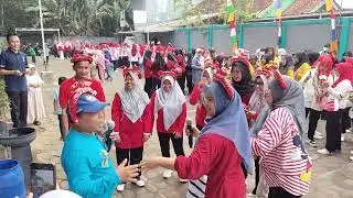 Yel Yel Wali Murid Kelas 6b Lomba HUT RI 79