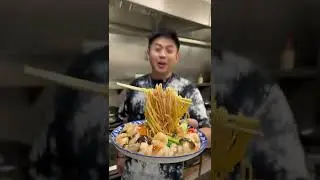 VIRAL FLYING CHOWMEIN #WOK #CHINESECOOKING #SHORTS
