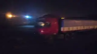 Filas por combustible en la carretera Oruro  - La Paz