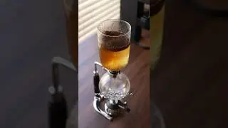 A Science Experiment That Makes Coffee - The Siphon Brewer