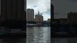 Город ХэйХэ (Китай). Вид с прогулочного теплохода. Город Благовещенск.