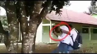 Pasangan ABG SMA Pacaran di Sekolahan Melakukan ini