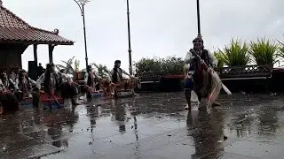 Jaran Kepang / Kudang Kepang terjatuh