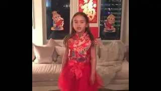 Соцсети Китая взорвало видео с внучкой Дональда Трампа