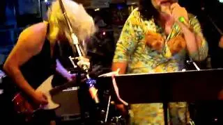 The Fat Bottom Girls ~ Get Down Make Love