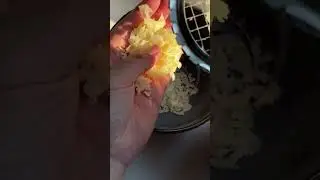Гениальный лайфхак как натереть быстро много сыра