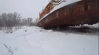 Десятки тонн металла под водой! Неужели его никак не забрать?