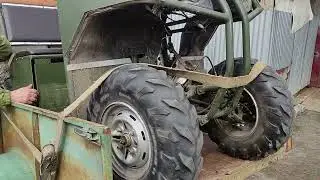 Багі поїхало працювати.
