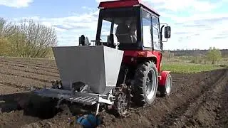 Мини трактор  и польская картофелесажалка. Сезон 2020.