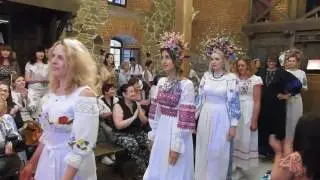 Показ автентичного українського одягу в Замку Радомисль