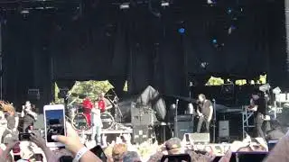 Vinnie Paul tribute featuring Jonathan Davis and Sully Erna 10-13-18 Walk