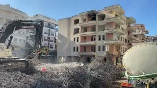снос старого дома / demolition of an old house