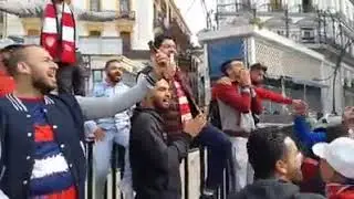 جماهير الإفريقي تصنع الحدث وسط مدينة قسنطينة