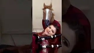 Bagpiper shows up in horse’s bathroom to play “Thunderstruck” 