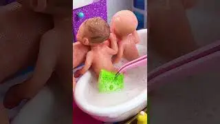 Twin Mini-Baby Dolls Bath