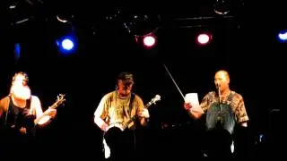 Hayseed Dixie: Juodaan viinaa (31.7.2011)
