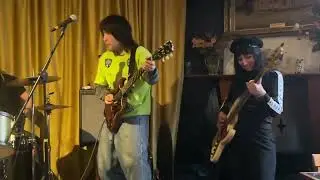 1800-Mikey - Live - Tramway - 2024