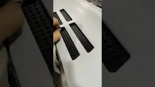 Черное должно быть черным.