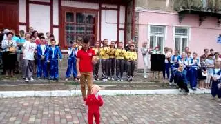 Коля Бучак та дуже щира маленька дівчинка в м.Старий Самбір 