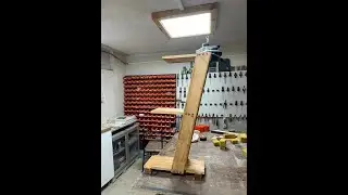 Üç katlı çiçeklik rafı