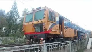 Товарный поезд тепловоз 2М62-1047 везëт редкий поезд "Динамик подбивочный экспресс 09-3Х!!!!