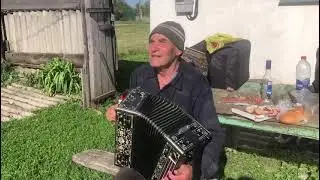 Хорошо в деревне летом))