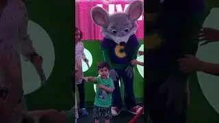 Kids met Chuckecheese🥰🤪 #games #indoorplayground #fun #shorts #jiyasliving